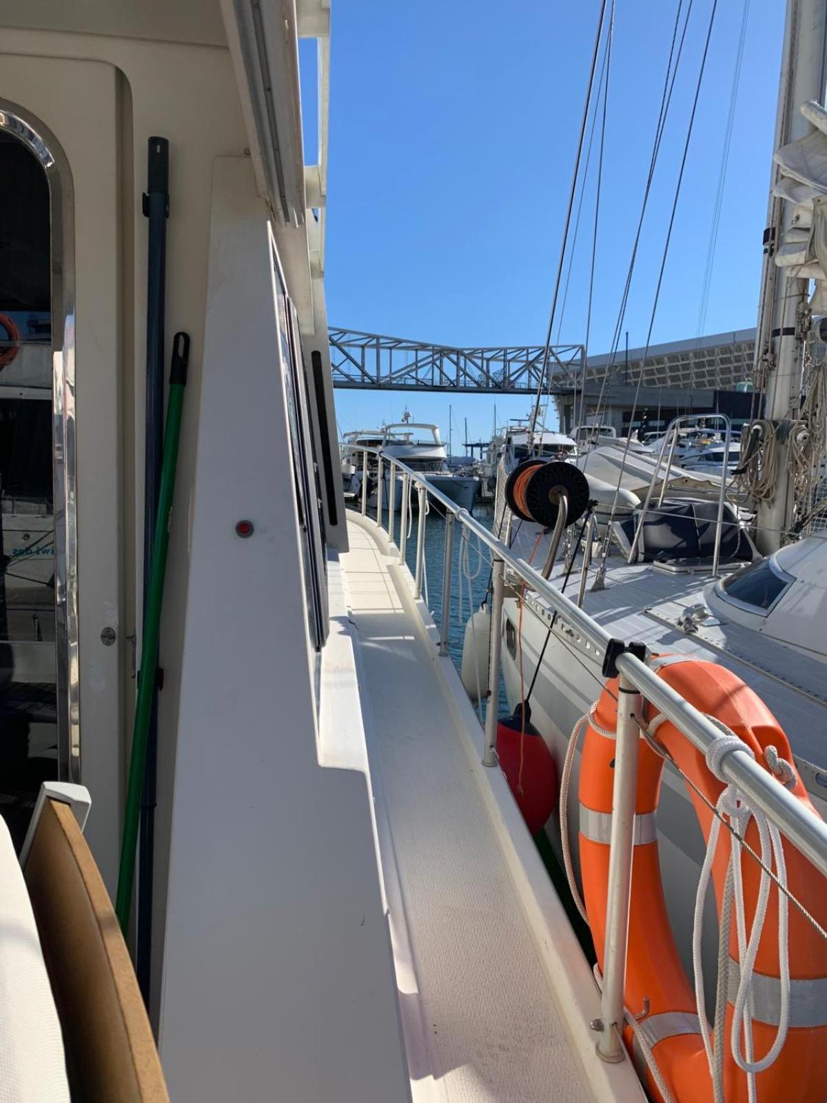 Отель Barco Барселона Экстерьер фото